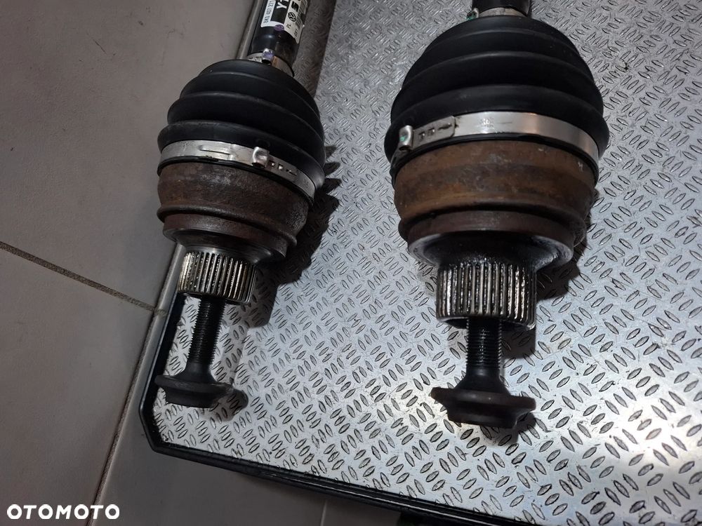 Półoś Audi A4 B8 krótka 2,0 TDI 2013 lift nr 8K0407271AJ - 3