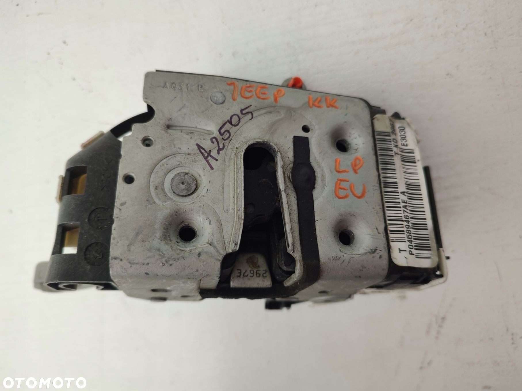 Zamek drzwi lewy przód kierowcy JEEP CHEROKEE LIBERTY KK 4PIN EUROPA - 1