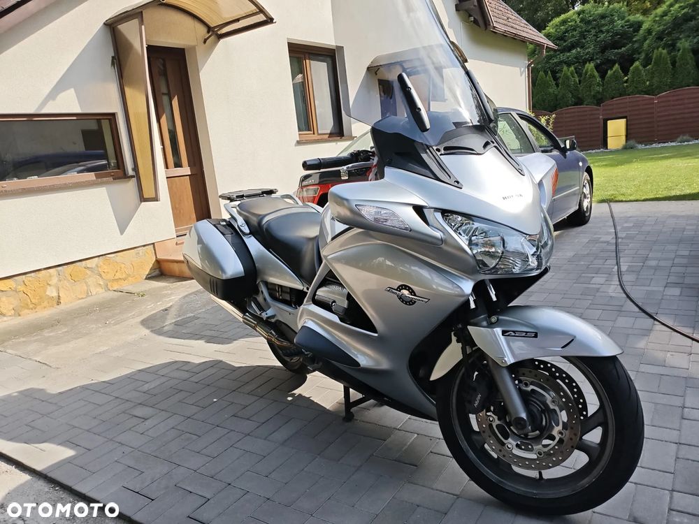 Honda ST - 1
