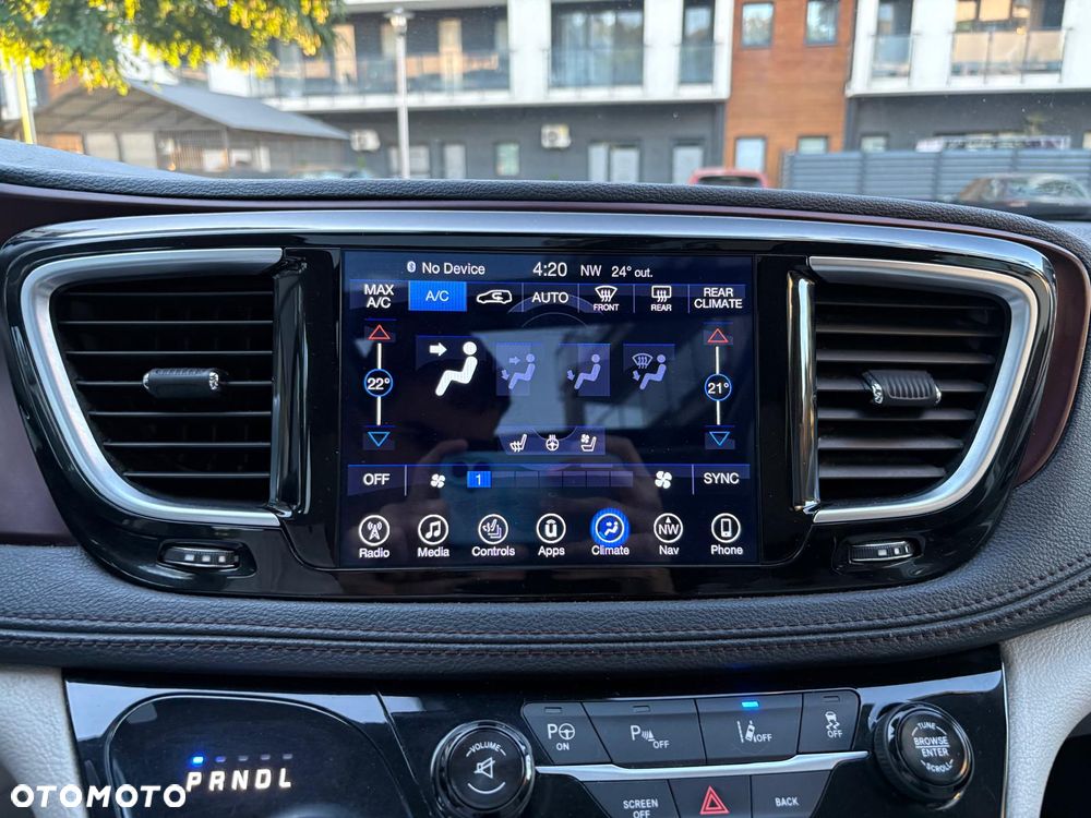 Chrysler Pacifica - 19
