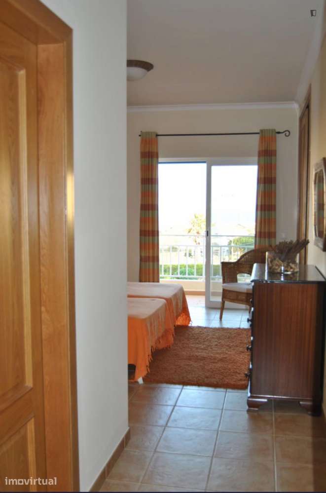 Casa com 3 quartos - localizado em Lagos - Grande imagem: 3/14