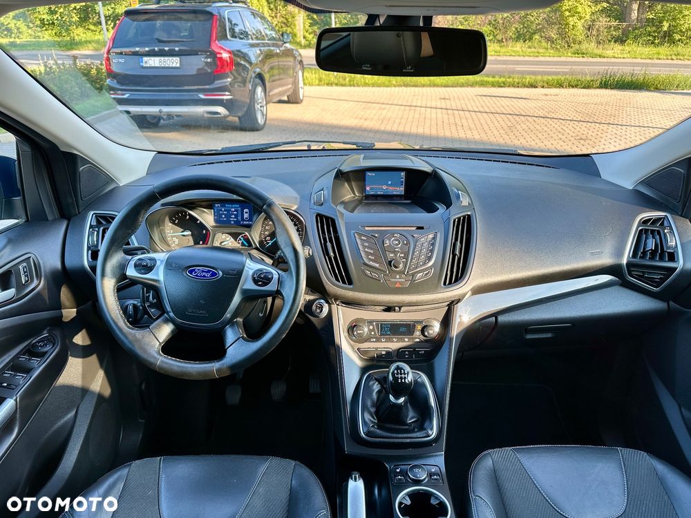 Ford Kuga 2.0 TDCi 2x4 Titanium - 26