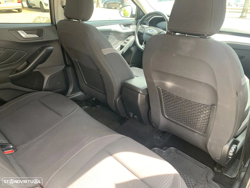 Ford Focus 1.5 TDCi ECOBlue Connected - 9