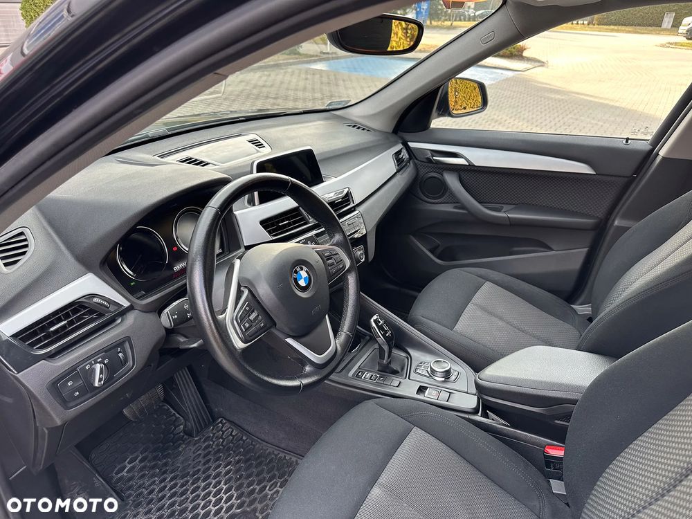 BMW X1 sDrive20i GPF - 12