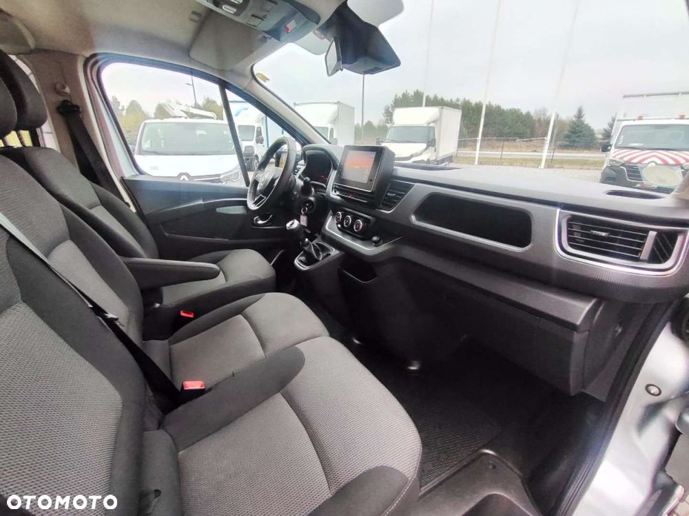 Renault Trafic - 16