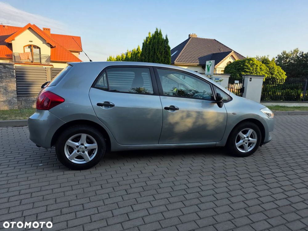 Toyota Auris 1.33 VVT-i Terra - 11