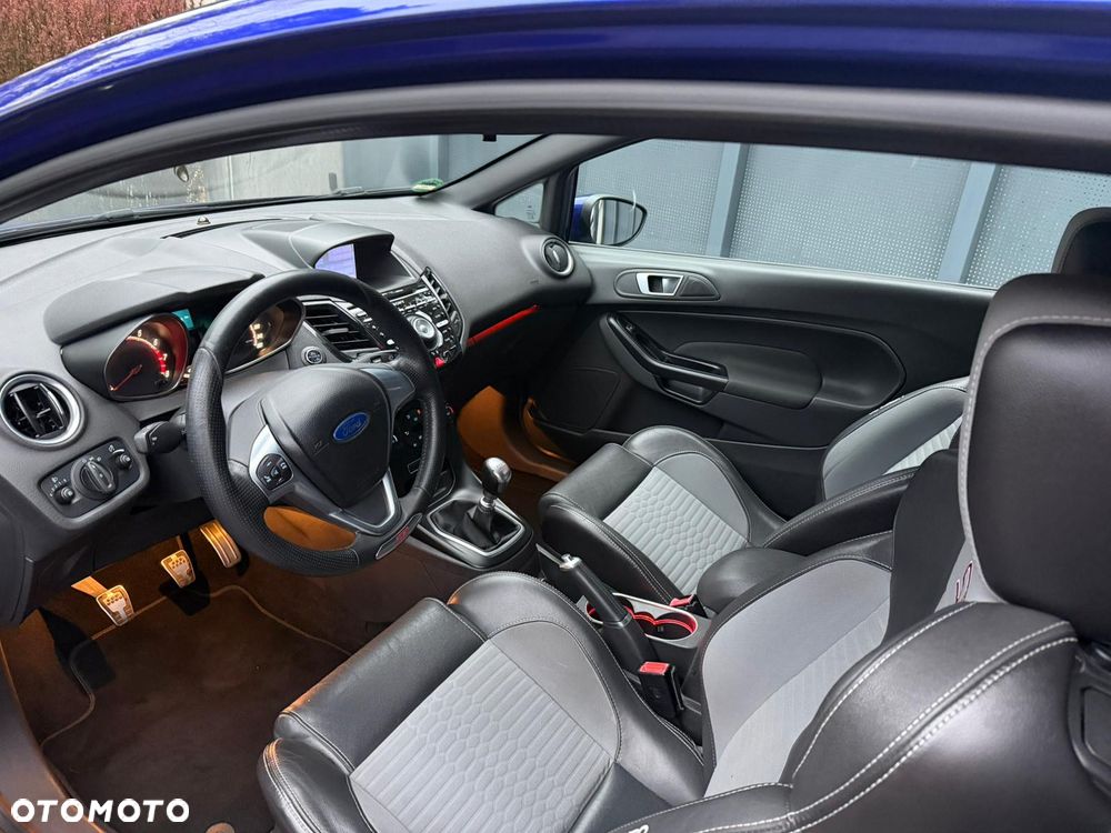 Ford Fiesta 1.6 EcoBoost ST - 25