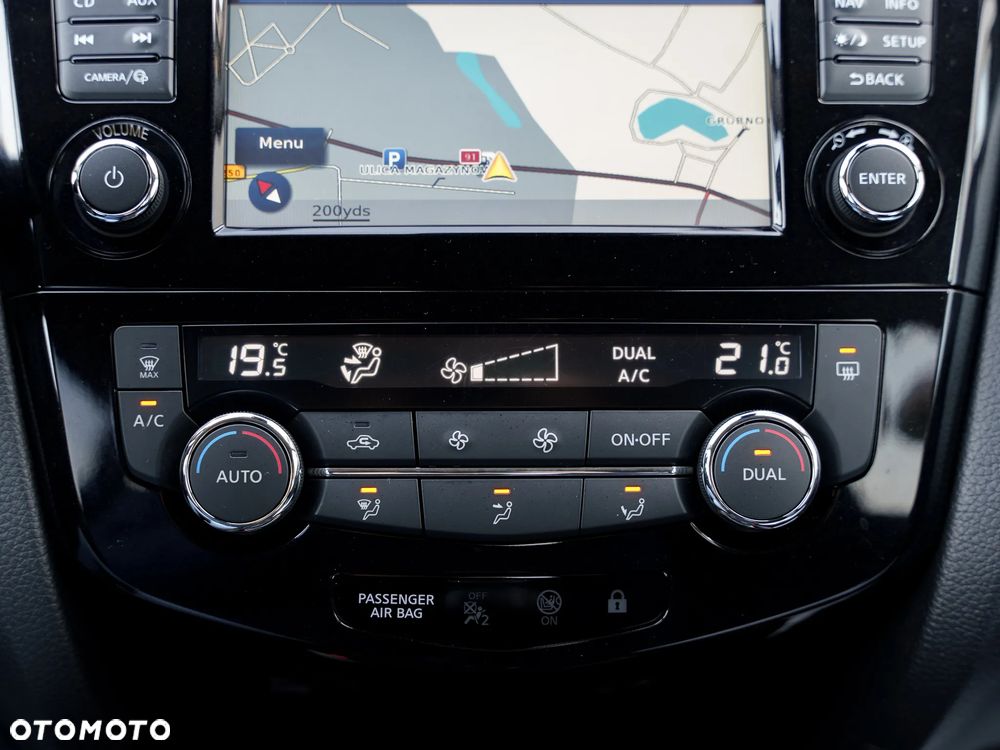 Nissan Qashqai 1.2 DIG-T N-Connecta EU6 - 34