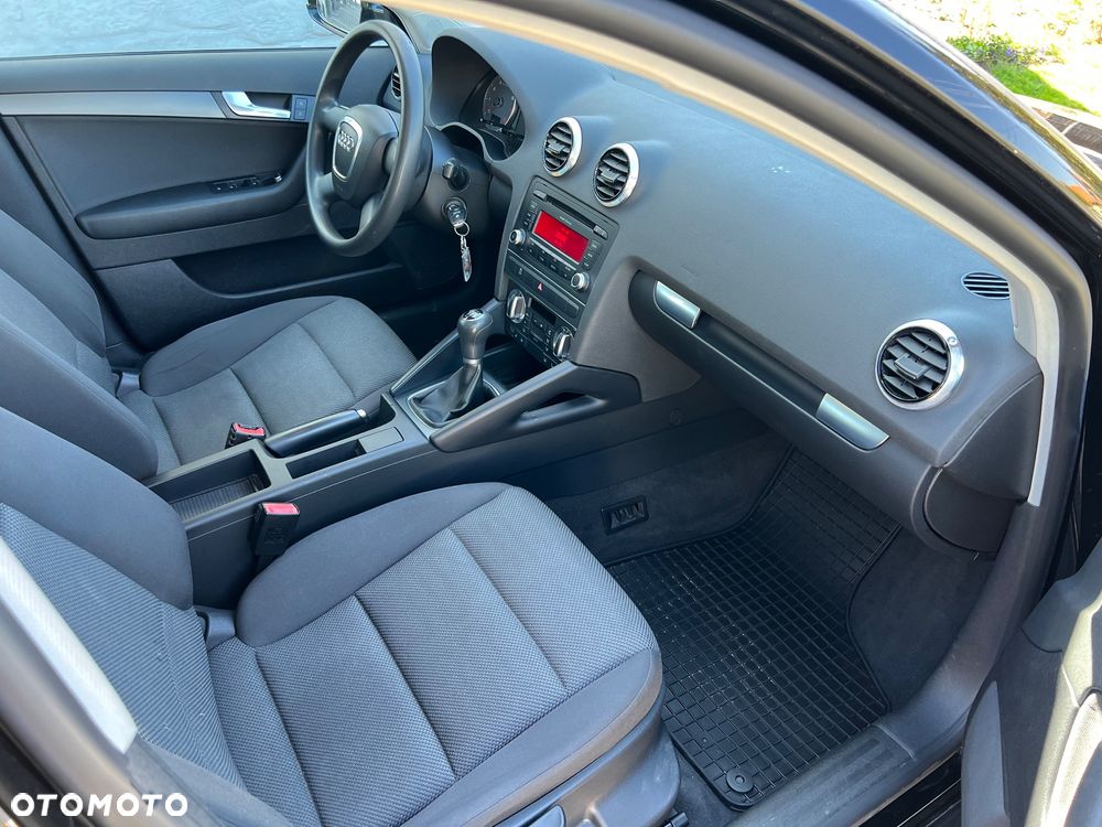 Audi A3 Sportback 1.6 Ambiente - 10