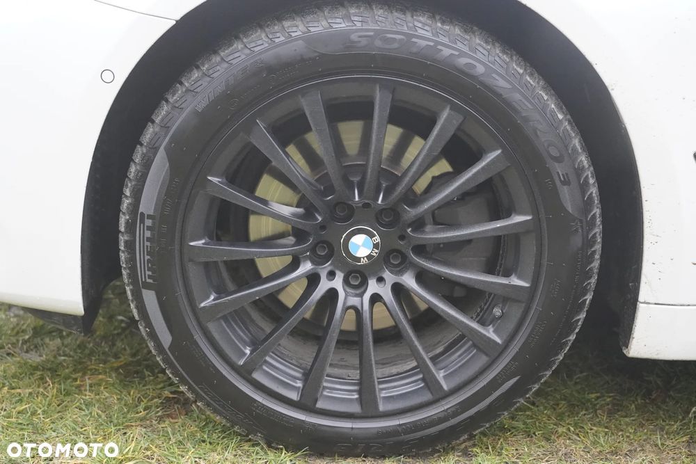 BMW Seria 5 520d Sport - 27
