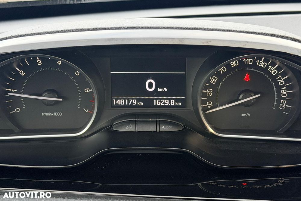 Peugeot 2008 PureTech 82 Style - 27