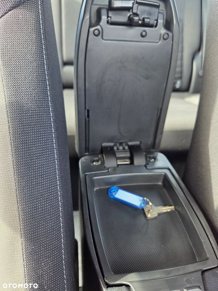 Toyota Auris 2018 photo 3