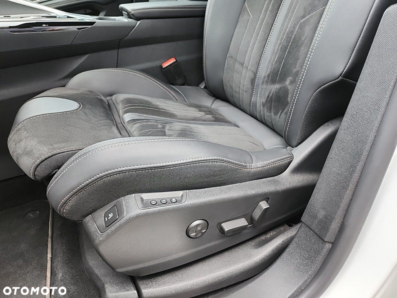 Peugeot 3008 1.2 PureTech GT S&S EAT8 - 14