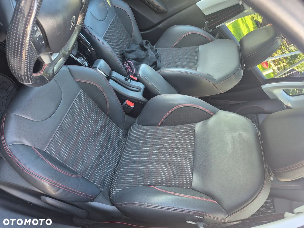 Peugeot 2008 BlueHDi FAP 120 STOP & START GT-Line Edition - 17