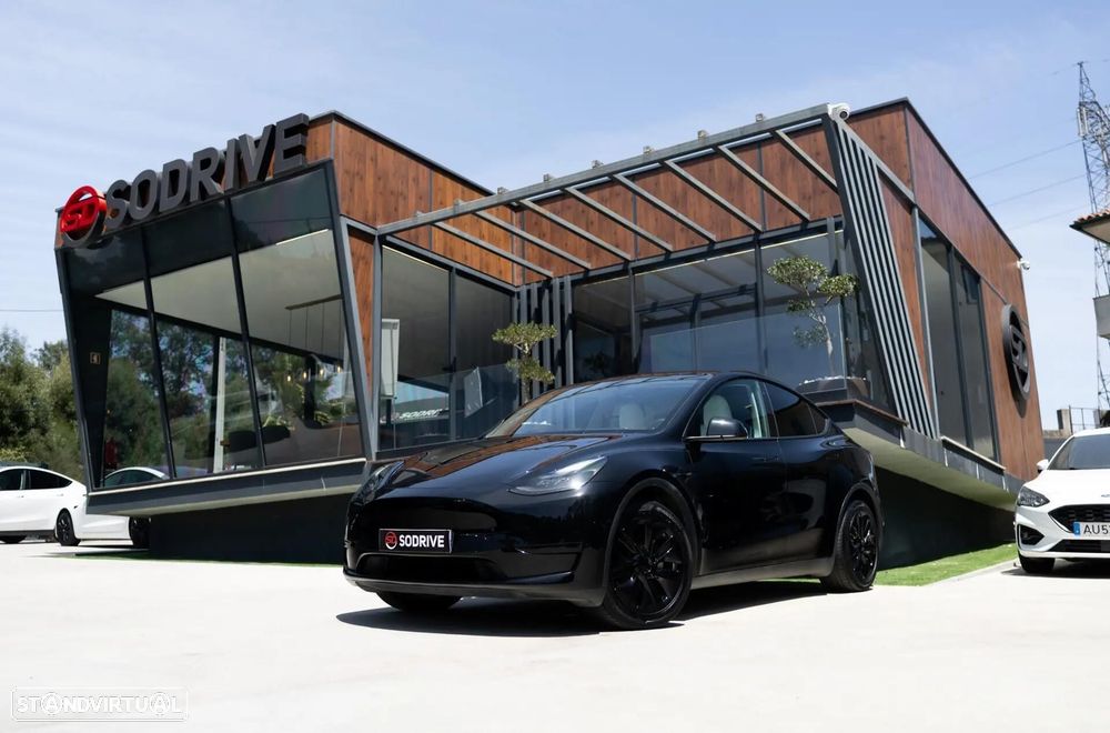 Tesla Model Y Standard - 2