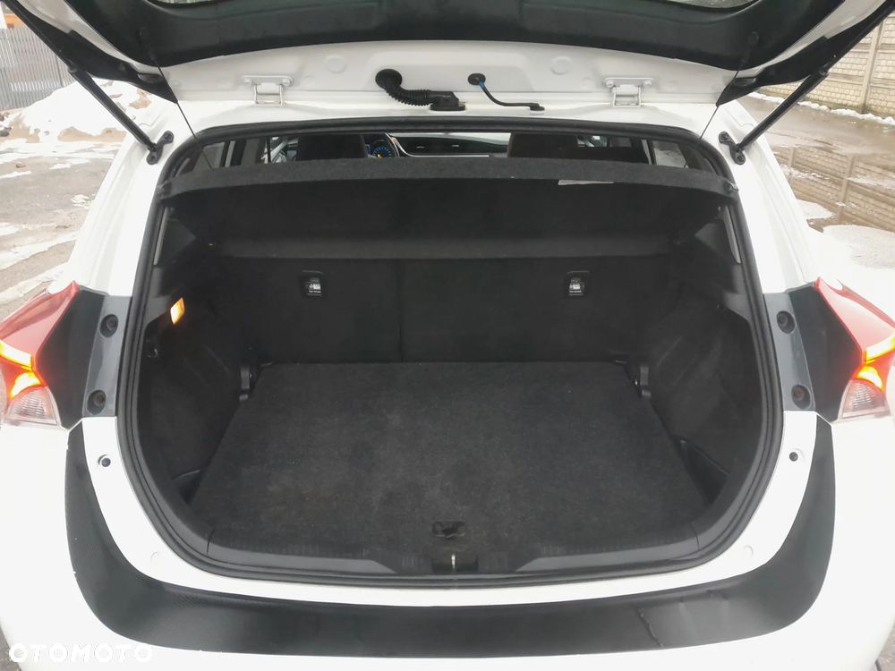 Toyota Auris 1.6 Premium Comfort - 13