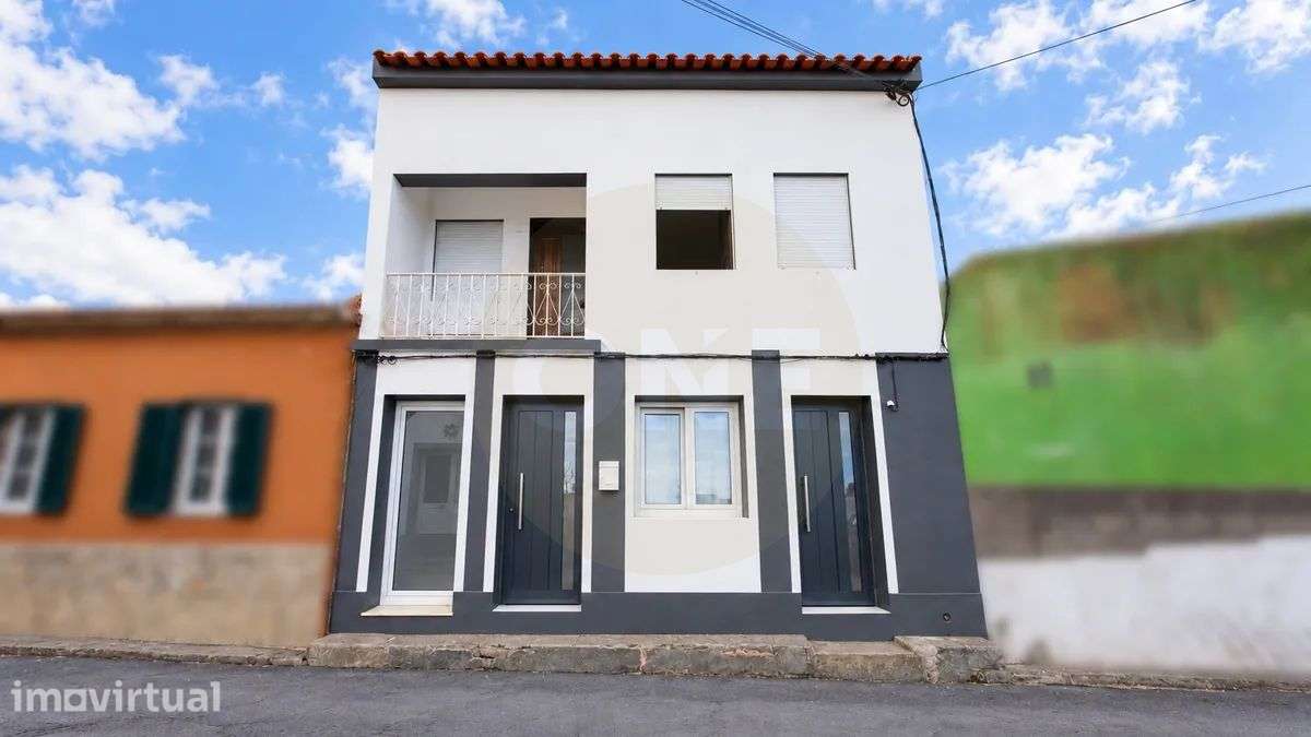 Moradia T2+2 Renovada Arrifes - Oportunidade de Rentabilização - Grande imagem: 2/35