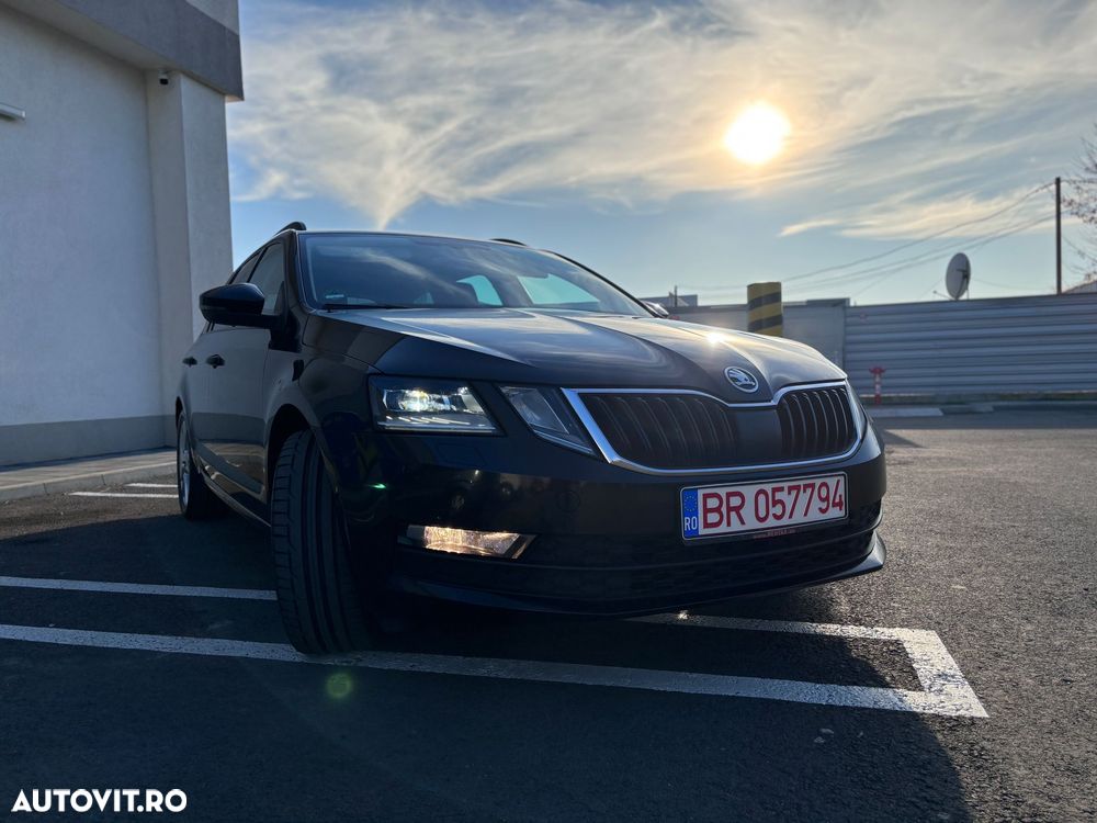 Skoda Octavia 2.0 TDI DSG Selection - 2