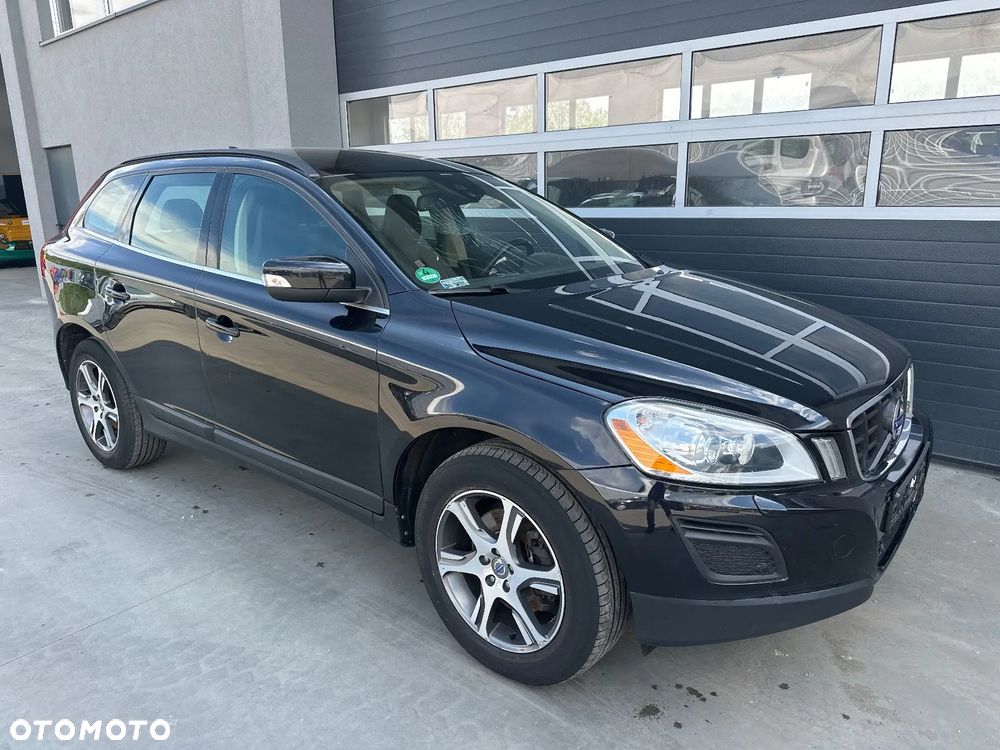 Volvo XC 60 D4 Momentum - 4