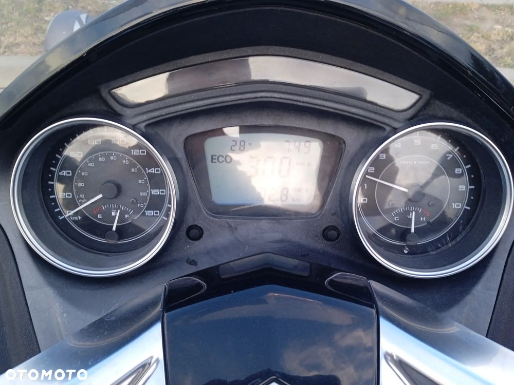 Piaggio X10 - 7