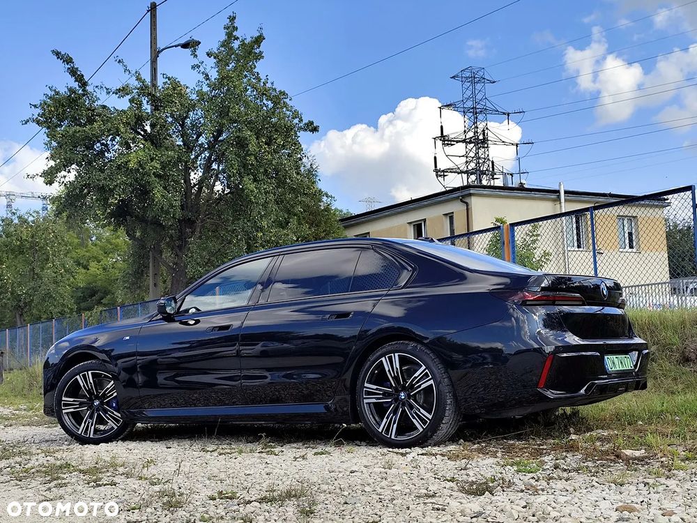 BMW i7 105.7kWh eDrive50 Individual Edition - 4