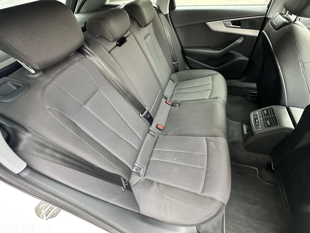 Audi A4 Avant 35 TDI mHEV S tronic - 14