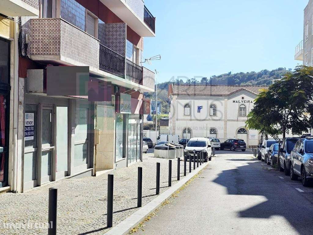 Loja comercial com 230m2 no centro da Malveira, em Mafra - Grande imagem: 3/44