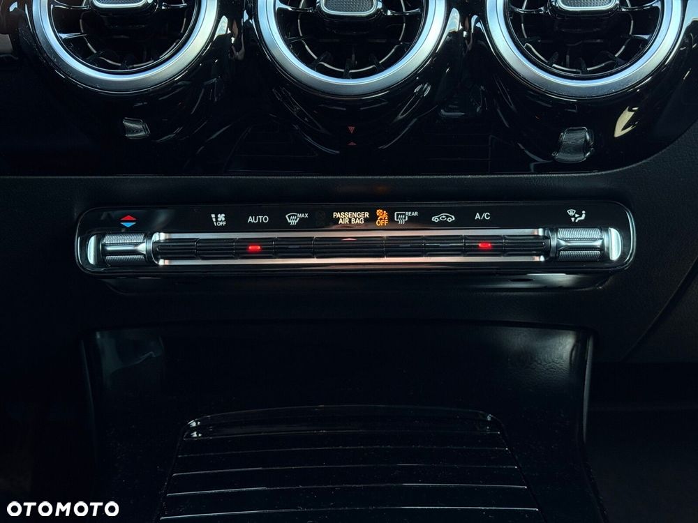 Mercedes-Benz Klasa A 180 7G-DCT - 17