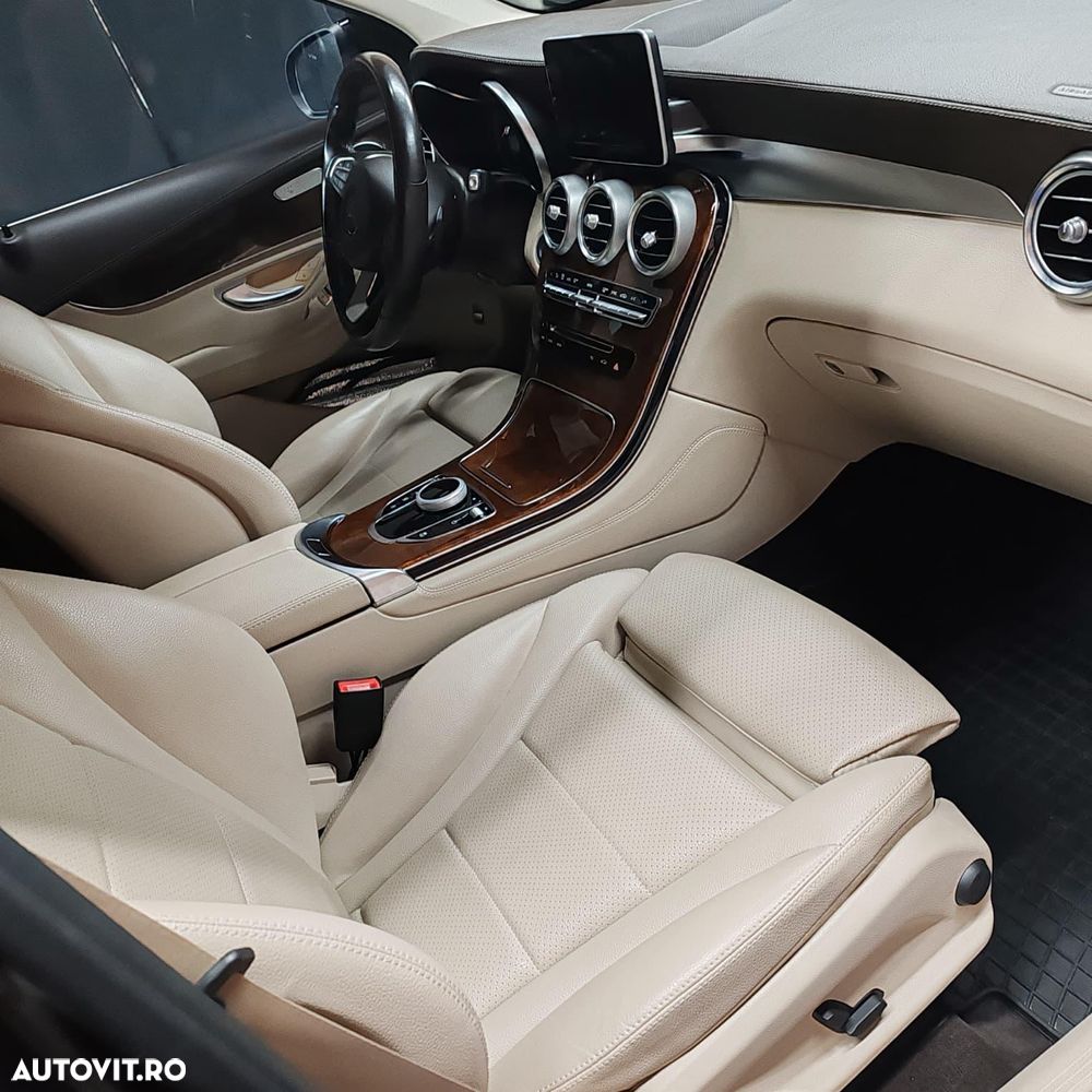 Mercedes-Benz GLC 220 d 4MATIC 9G-TRONIC Exclusive - 4