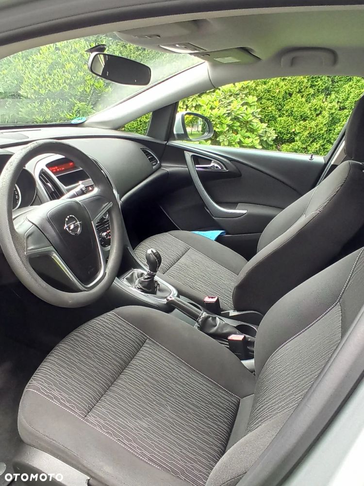 Opel Astra 1.4 ecoFLEX Cosmo - 9