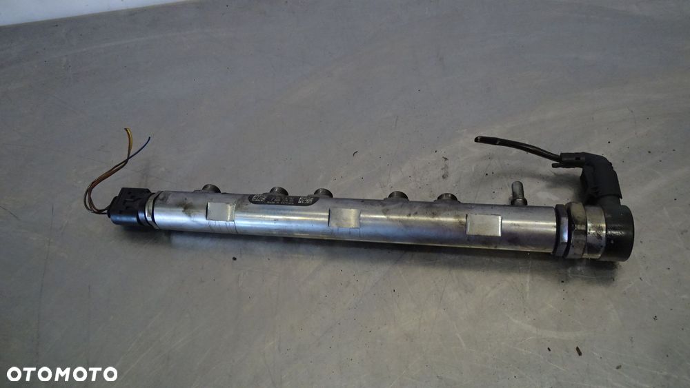 LISTWA WTRYSKOWA BMW F30 320D ED 780912805 - 2