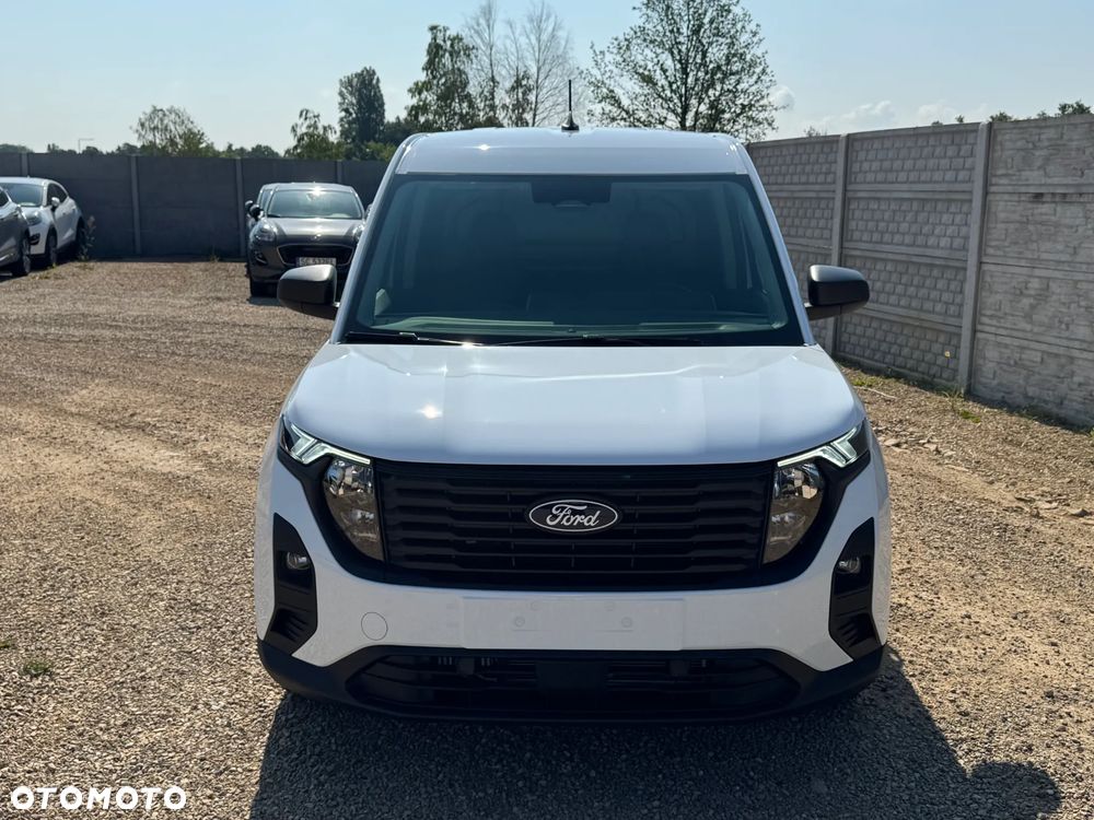 Ford Transit Courier - 14
