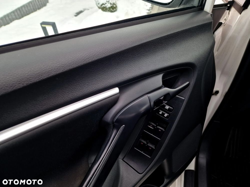 Toyota Verso 1.6 Premium - 21