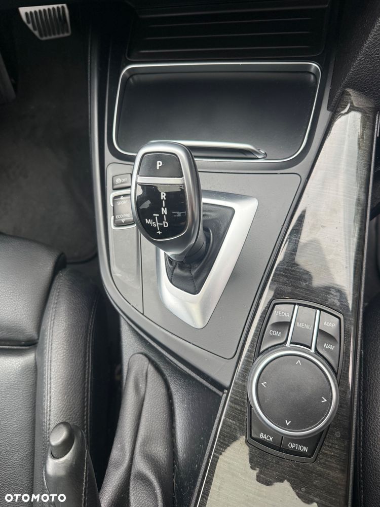 BMW Seria 3 330i xDrive Edition Luxury Line Purity - 8