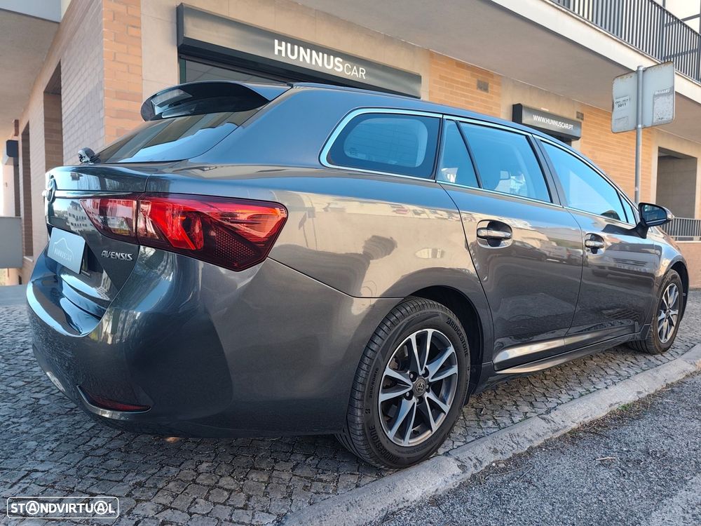 Toyota Avensis Touring Sports 1.6 D-4D Exclusive - 19