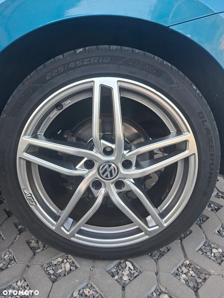 Volkswagen Touran - 14
