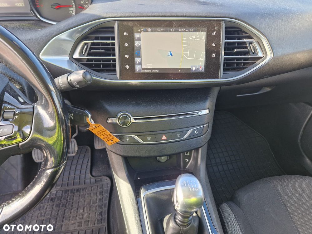 Peugeot 308 1.2 PureTech Allure S&S - 12