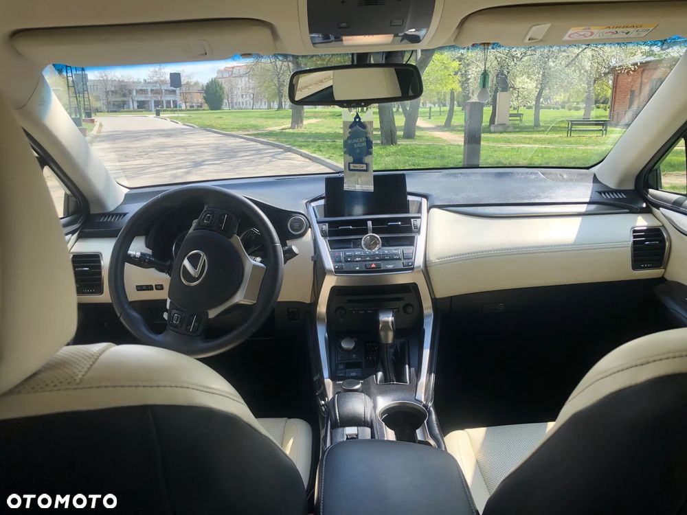 Lexus NX 200t AWD - 24