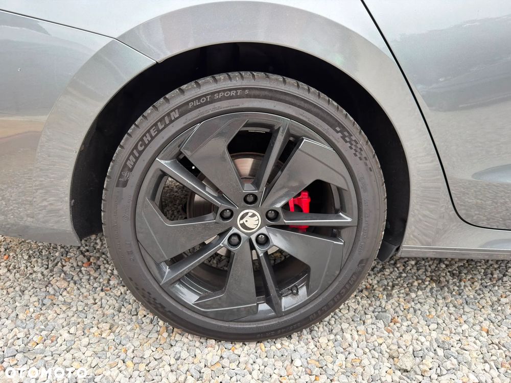 Skoda Octavia 2.0 TDI DSG RS - 18
