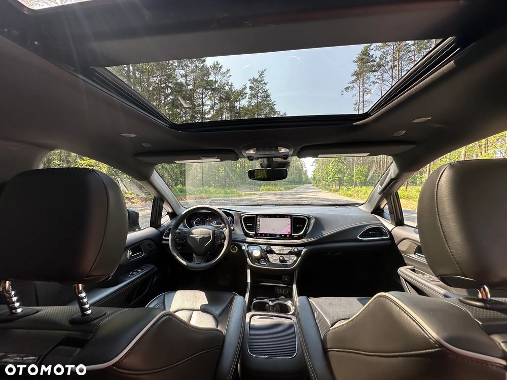 Chrysler Pacifica - 18