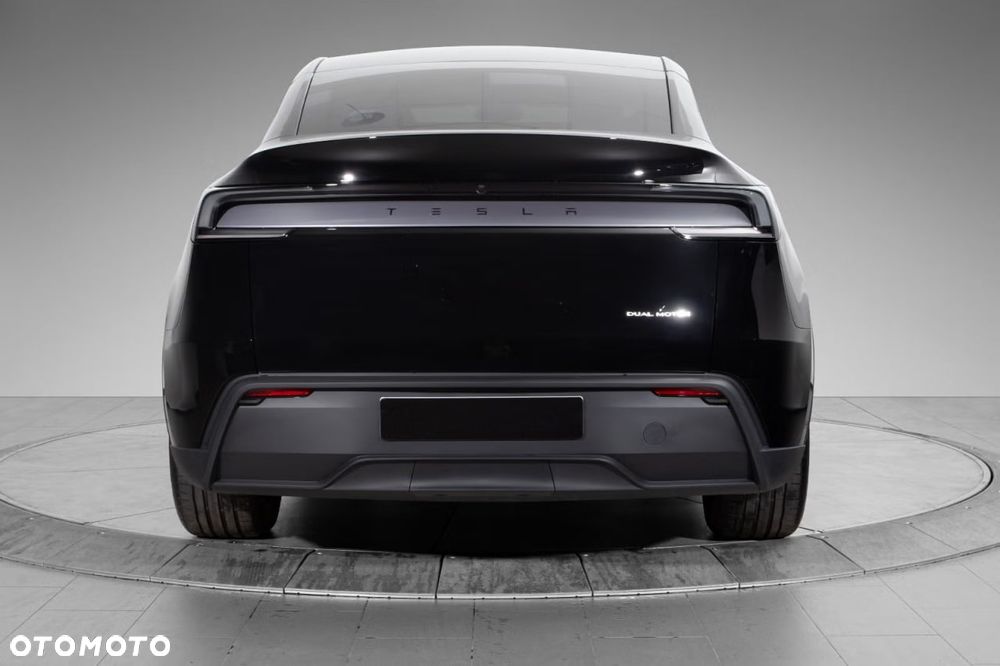 Tesla Model Y Long Range Dual Motor AWD - 7