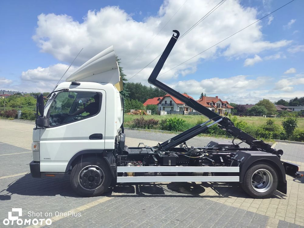 Mitsubishi FUSO - 1