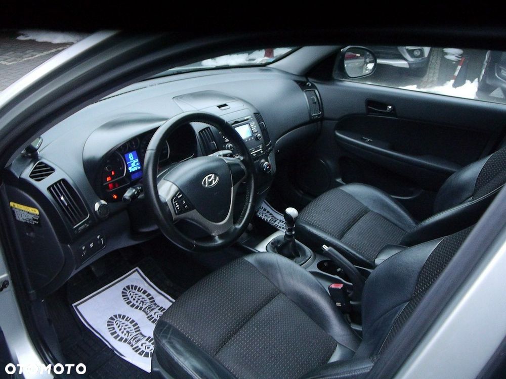 Hyundai i30 1.6 CRDi Comfort EU5 - 26