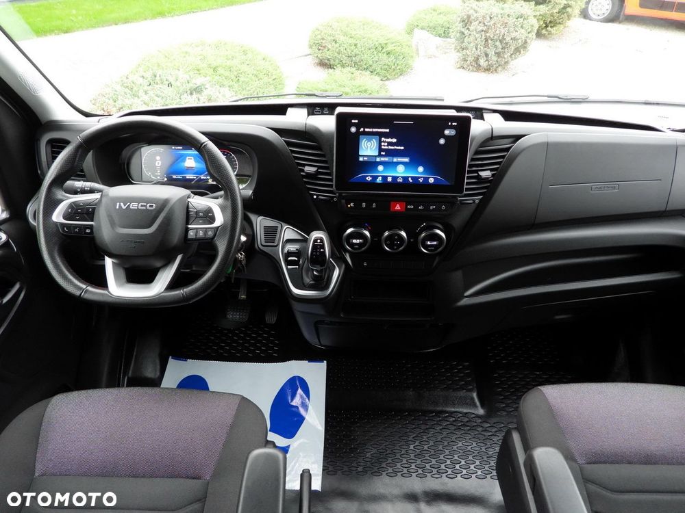 Iveco DAILY 35S18 KONTENER HI-MATIC WINDA 8 PALET TEMPOMAT NAWIGACJA LEDY PNEUMATYKA AUTOMAT HI-MATIC KLIMATYZACJA  180KM - 30