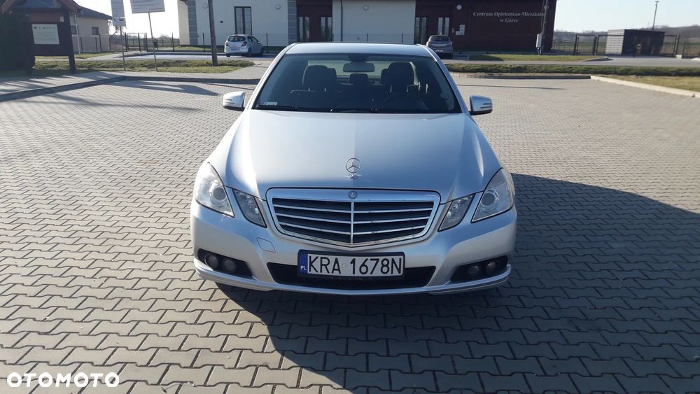 Mercedes-Benz Klasa E 200 CGI BlueEFFICIENCY - 3