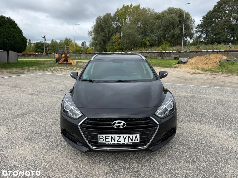 Hyundai i40 Kombi blue 1.6 Family+ - 9