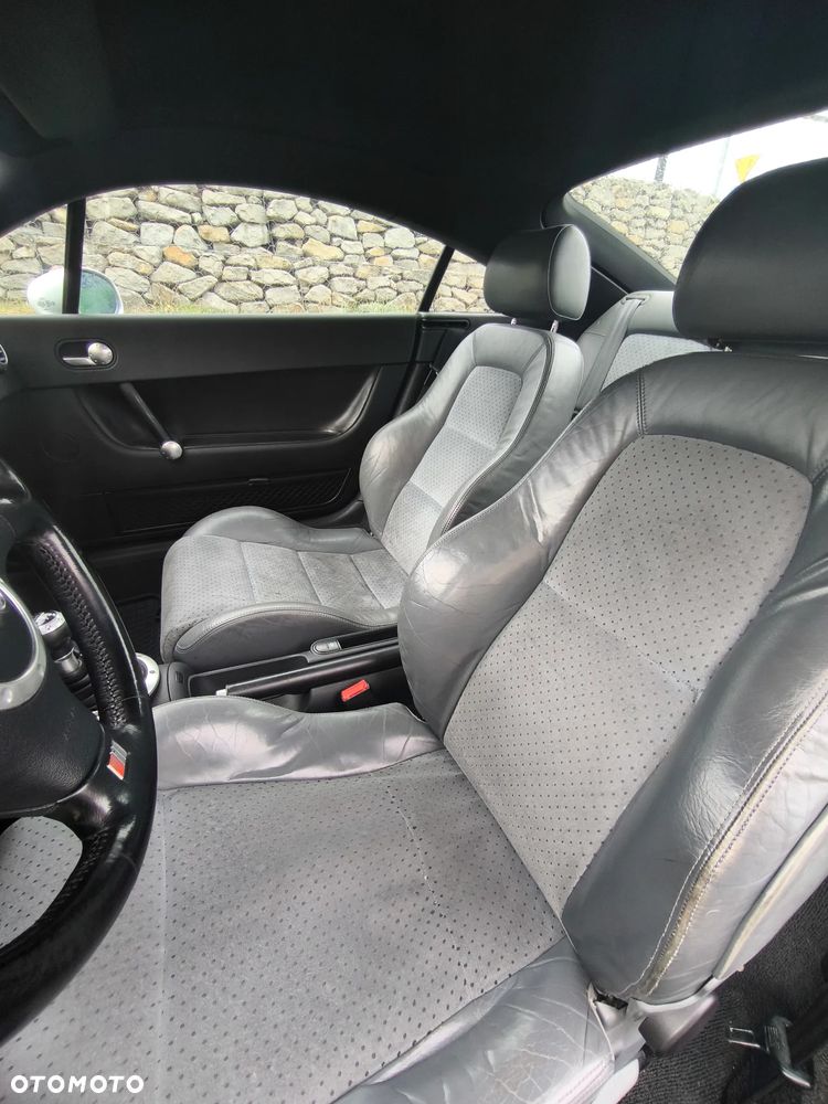 Audi TT Coupé 1.8T - 11