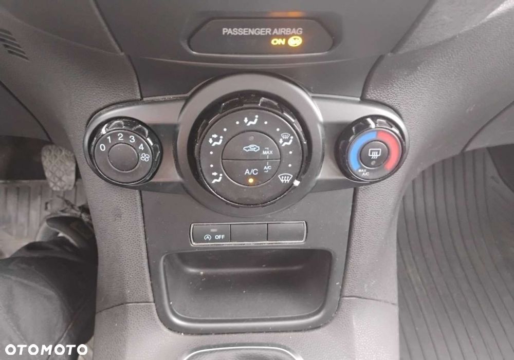 Ford Fiesta - 17
