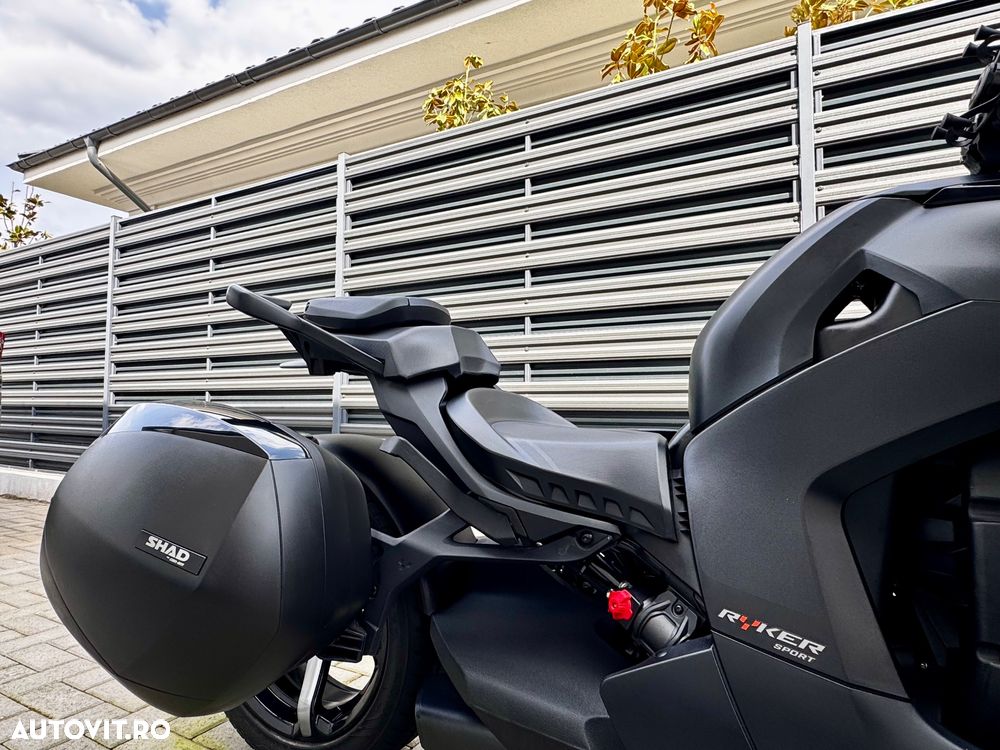 Can-Am Ryker 900 - 4