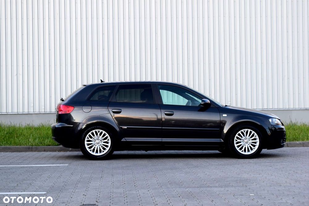 Audi A3 Sportback 1.9 TDI DPF S line Sportpaket plus - 13